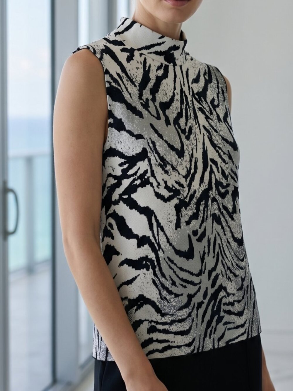 NEW! $595 ST. JOHN knit top zebra black white S
